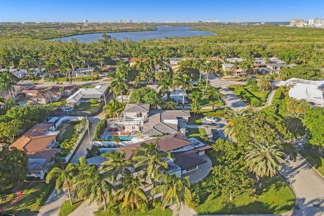 911 N Northlake Drive, Hollywood, FL 33019