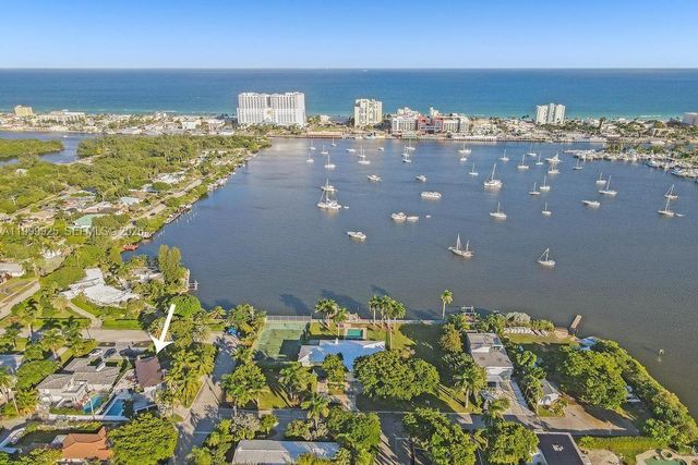 911 N Northlake Drive, Hollywood, FL 33019