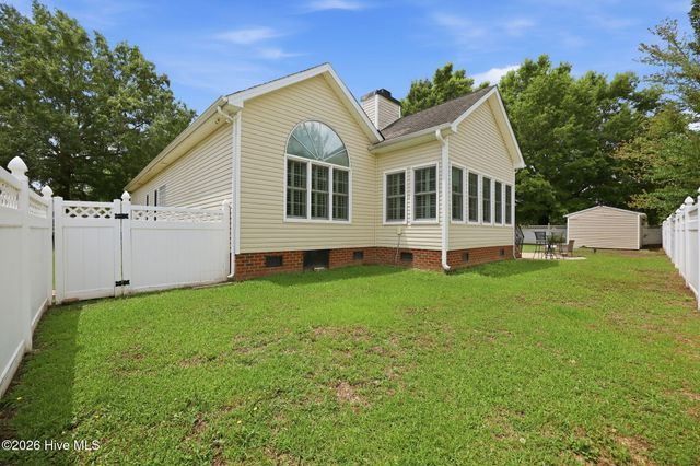 101 White Oak Drive, Greenville, NC 27858