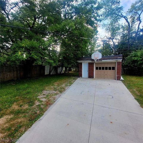 5713 South Boulevard, Maple Heights, OH 44137