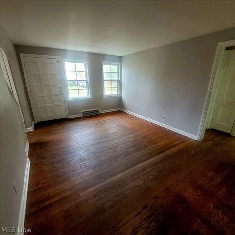 5713 South Boulevard, Maple Heights, OH 44137