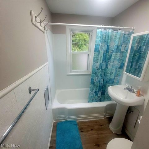 5713 South Boulevard, Maple Heights, OH 44137