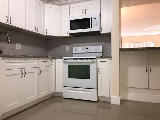 3100 Riverside Dr 108, Coral Springs, FL 33065