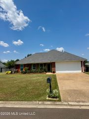 109 Evergreen Way, Flowood, MS 39232