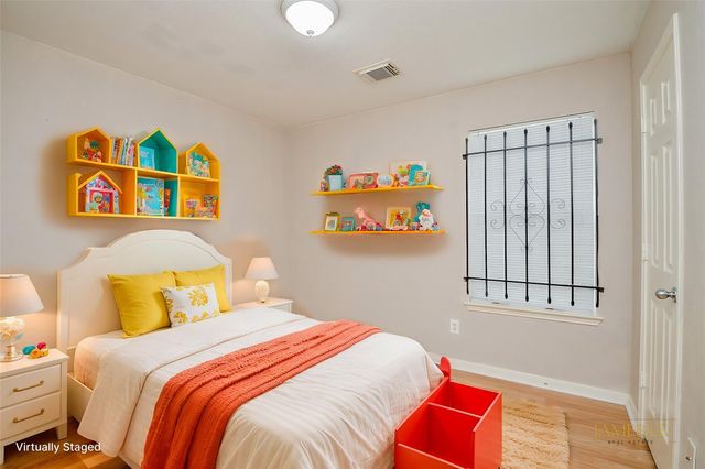 13118 Crescent Manor Lane, Houston, TX 77072