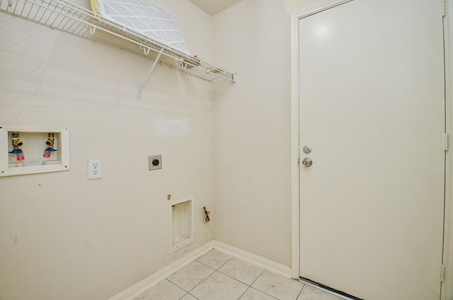 13118 Crescent Manor Lane, Houston, TX 77072