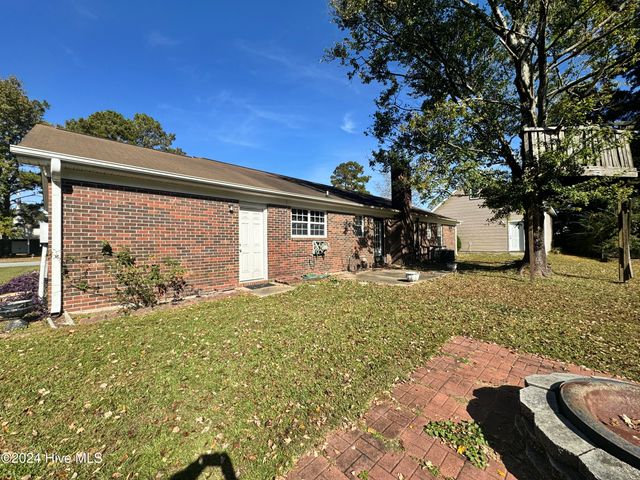 107 Plantation Boulevard, Jacksonville, NC 28540