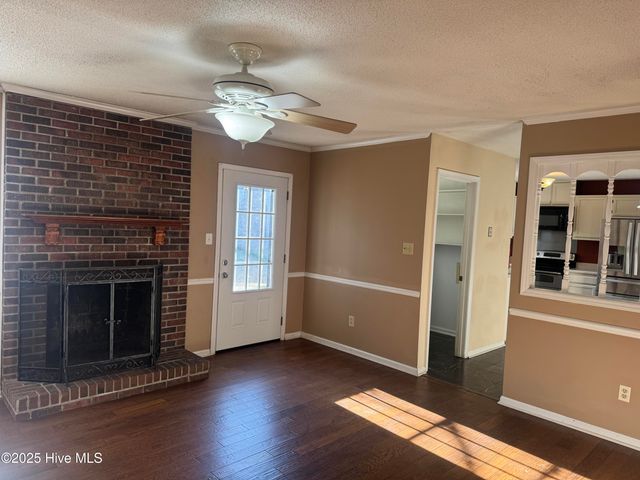 107 Plantation Boulevard, Jacksonville, NC 28540