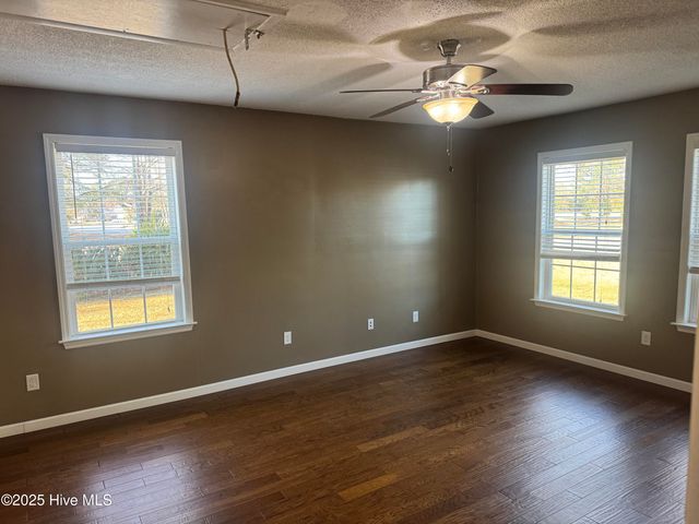 107 Plantation Boulevard, Jacksonville, NC 28540