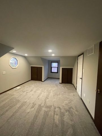 321 Janet Avenue, Darien, IL 60561