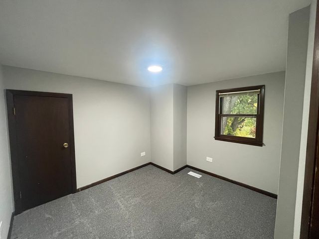 321 Janet Avenue, Darien, IL 60561