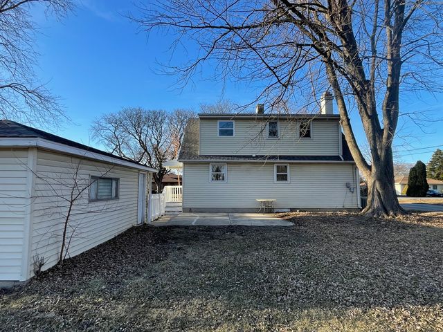 321 Janet Avenue, Darien, IL 60561