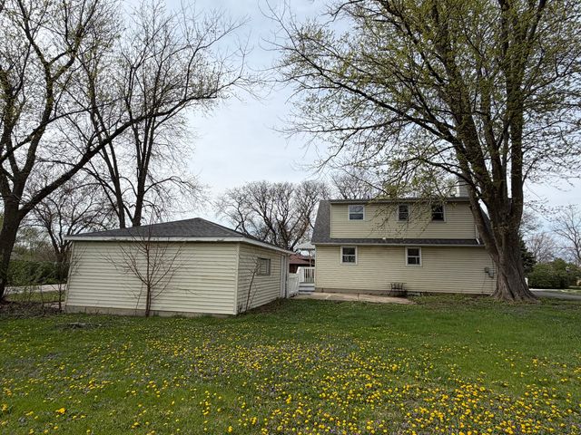 321 Janet Avenue, Darien, IL 60561