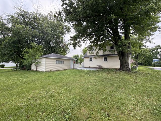 321 Janet Avenue, Darien, IL 60561