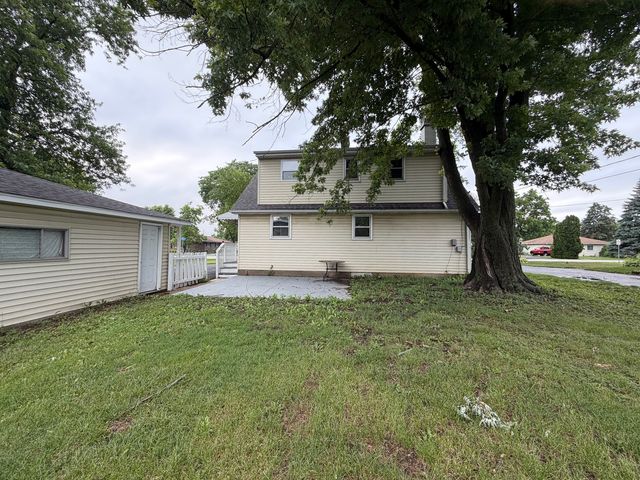 321 Janet Avenue, Darien, IL 60561