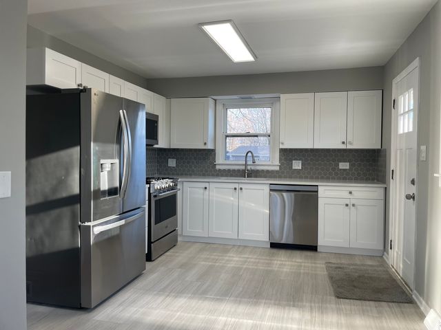 321 Janet Avenue, Darien, IL 60561