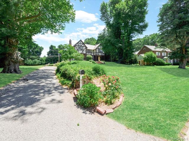 51 Crescent Road, Port Washington, NY 11050