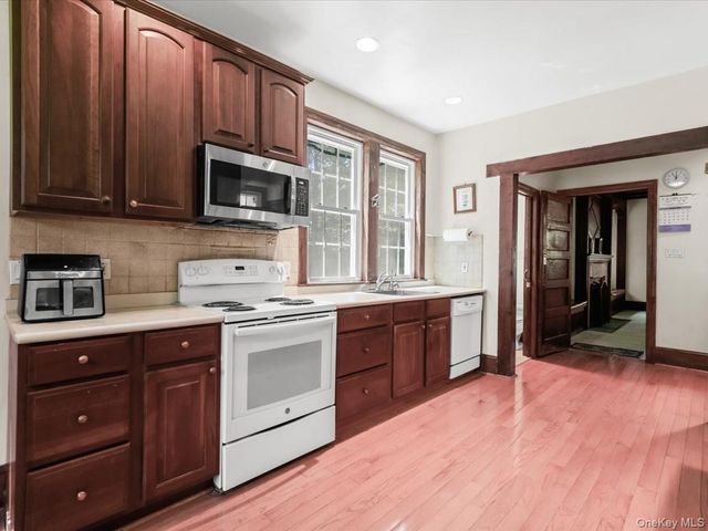 51 Crescent Road, Port Washington, NY 11050