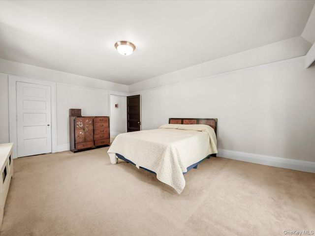51 Crescent Road, Port Washington, NY 11050