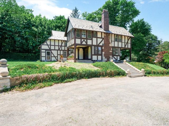 51 Crescent Road, Port Washington, NY 11050
