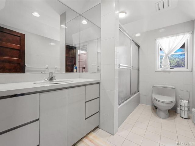 51 Crescent Road, Port Washington, NY 11050