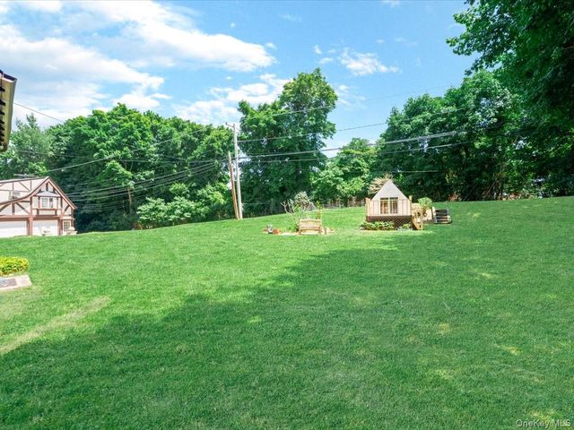 51 Crescent Road, Port Washington, NY 11050