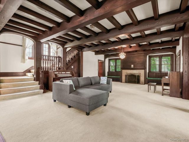 51 Crescent Road, Port Washington, NY 11050