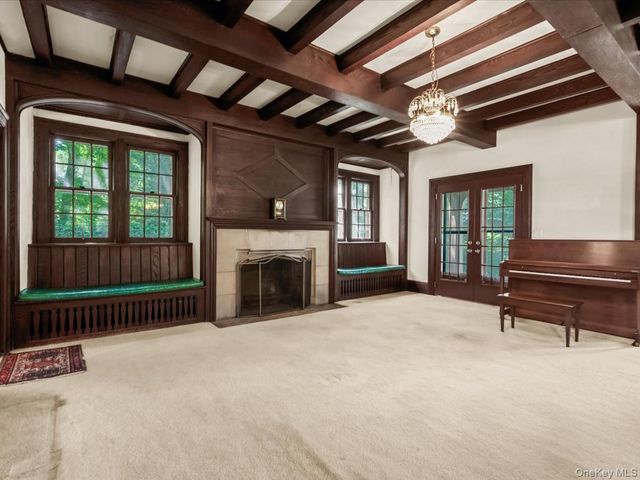 51 Crescent Road, Port Washington, NY 11050