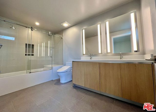 5801 Camerford Avenue PH6, Los Angeles, CA 90038