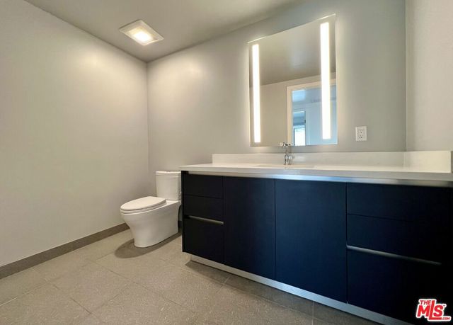 5801 Camerford Avenue PH6, Los Angeles, CA 90038