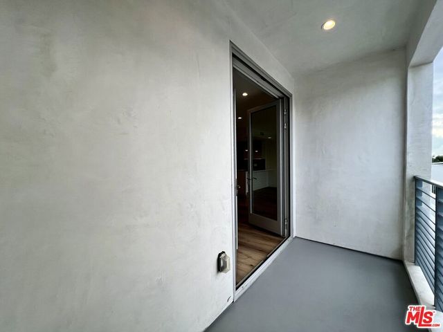 5801 Camerford Avenue PH6, Los Angeles, CA 90038