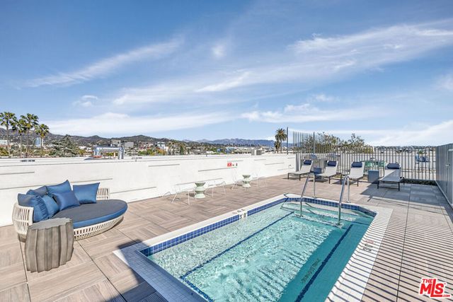 5801 Camerford Avenue PH6, Los Angeles, CA 90038