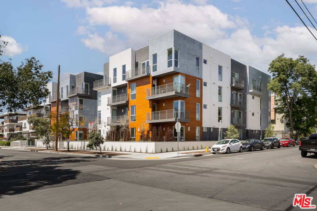 5801 Camerford Avenue PH6, Los Angeles, CA 90038