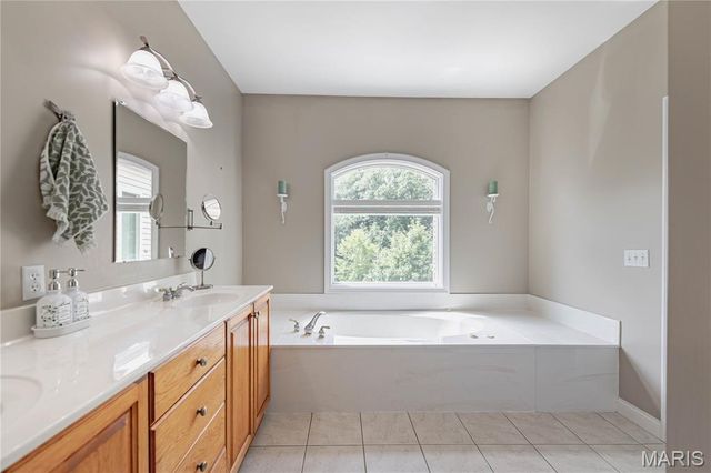 4484 Kingfisher Court, Augusta, MO 63332