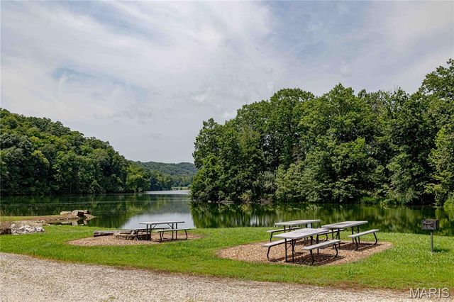 4484 Kingfisher Court, Augusta, MO 63332