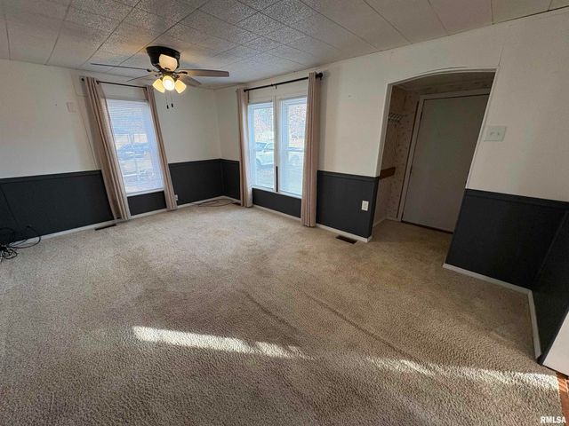 403 Wortby Street, Odin, IL 62870