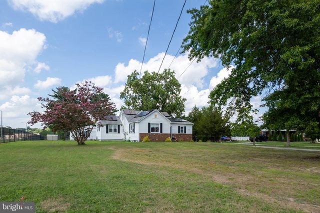3044 E CHESTNUT AVE, Vineland, NJ 08361