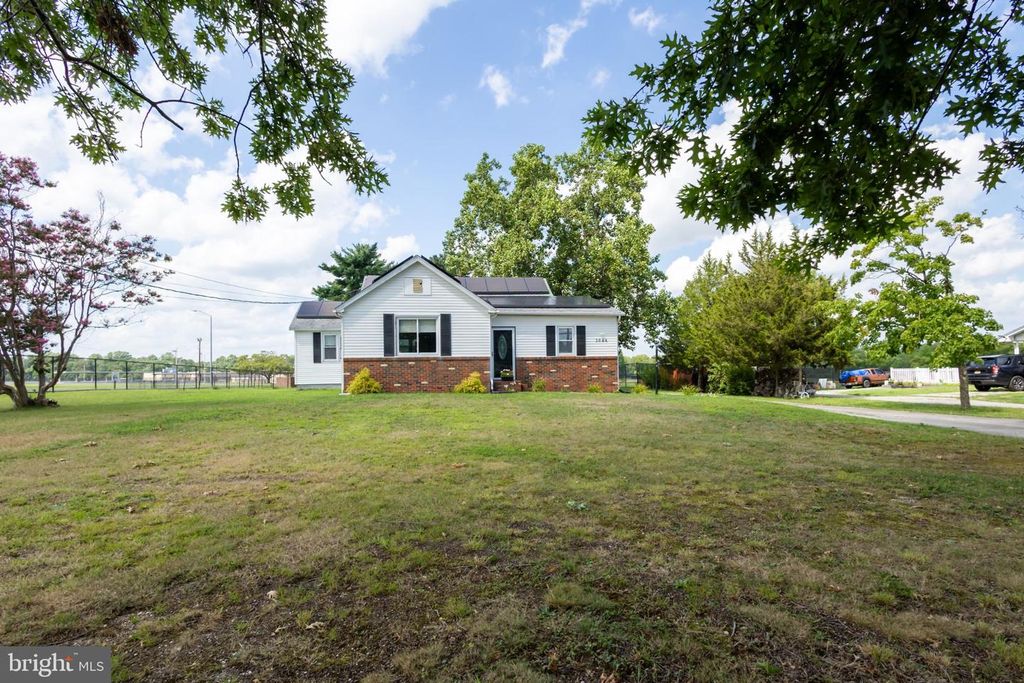 3044 E CHESTNUT AVE, Vineland, NJ 08361