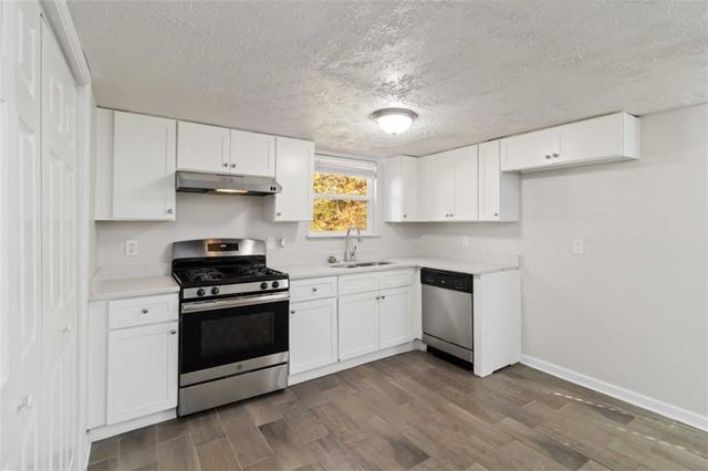 2725 Wildflower Lane, Snellville, GA 30039