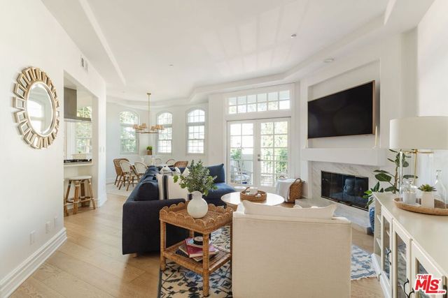 11680 Montana Avenue 203, Los Angeles, CA 90049