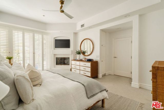 11680 Montana Avenue 203, Los Angeles, CA 90049