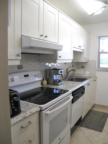 892 N High Point Boulevard N D, Delray Beach, FL 33445