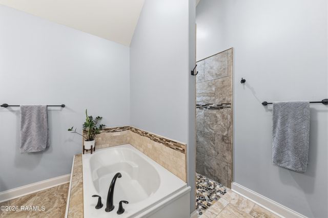 207 Cane Creek Drive, Broussard, LA 70518