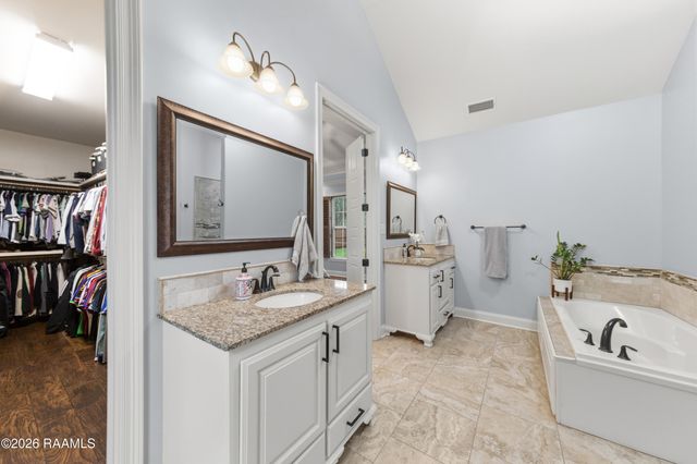 207 Cane Creek Drive, Broussard, LA 70518
