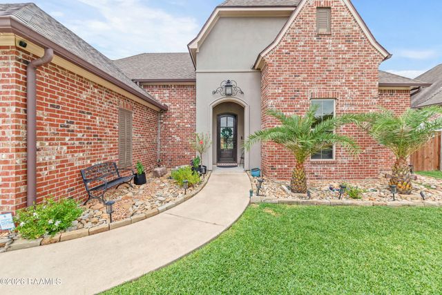 207 Cane Creek Drive, Broussard, LA 70518