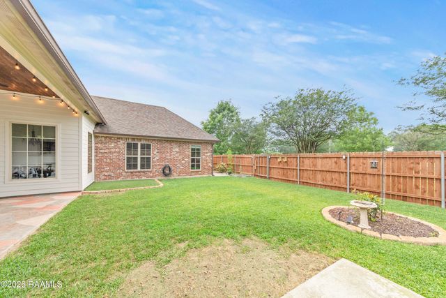 207 Cane Creek Drive, Broussard, LA 70518