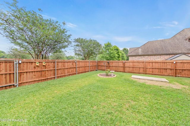 207 Cane Creek Drive, Broussard, LA 70518