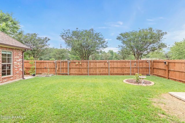 207 Cane Creek Drive, Broussard, LA 70518