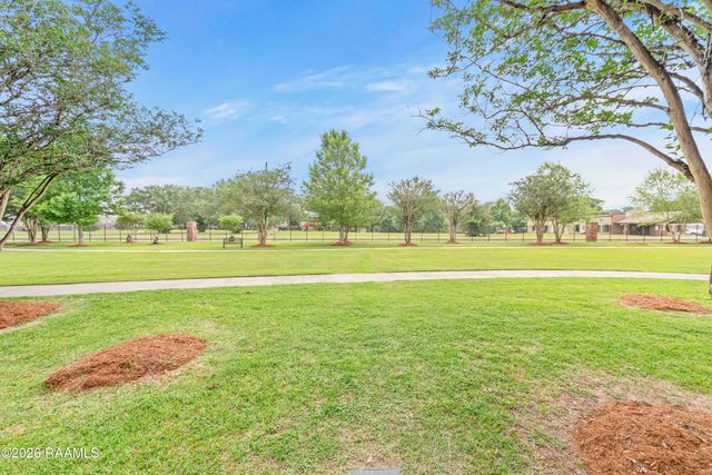 207 Cane Creek Drive, Broussard, LA 70518