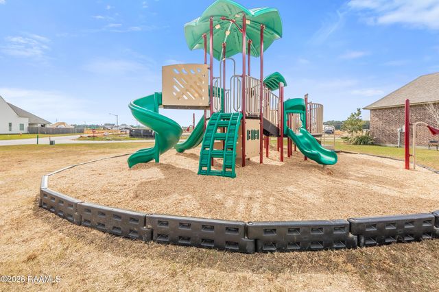 207 Cane Creek Drive, Broussard, LA 70518